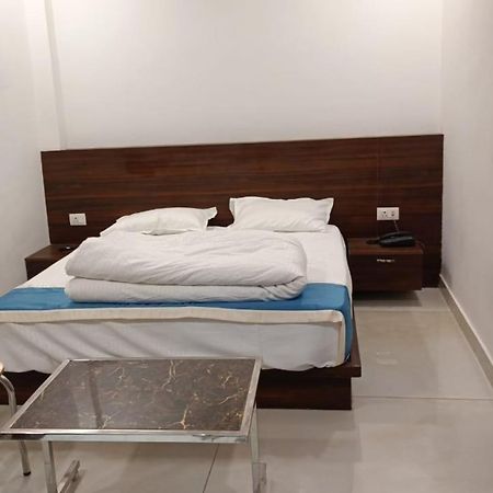 Hotel Cross Road By Wb Inn Unnao Bagian luar foto