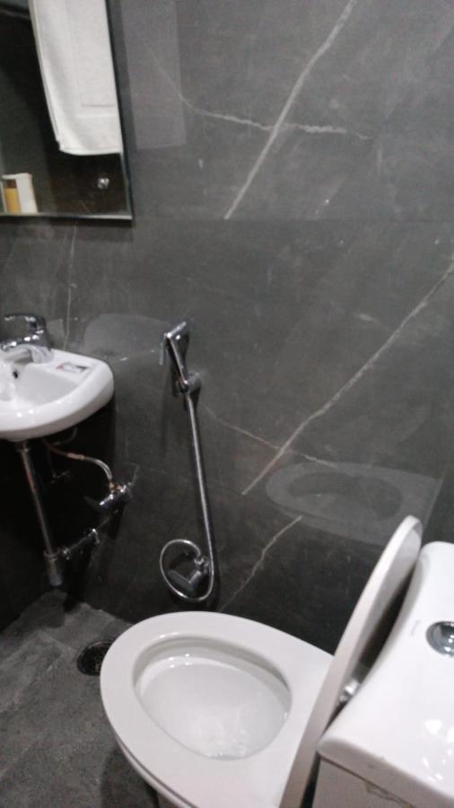 Hotel Cross Road By Wb Inn Unnao Bagian luar foto