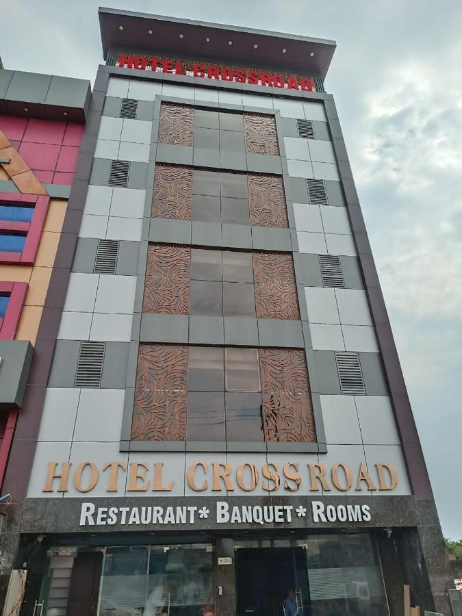 Hotel Cross Road By Wb Inn Unnao Bagian luar foto