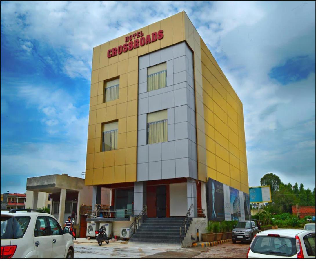 Hotel Cross Road By Wb Inn Unnao Bagian luar foto
