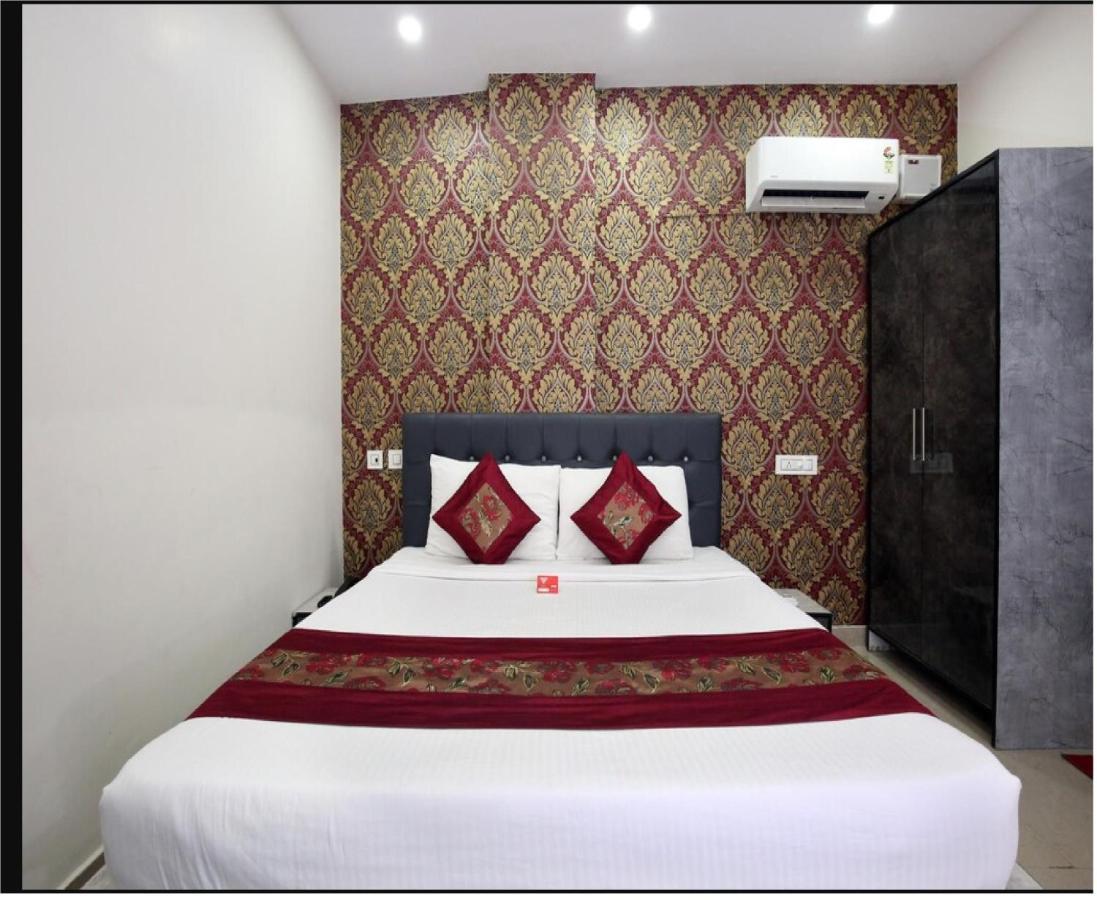 Hotel Cross Road By Wb Inn Unnao Bagian luar foto