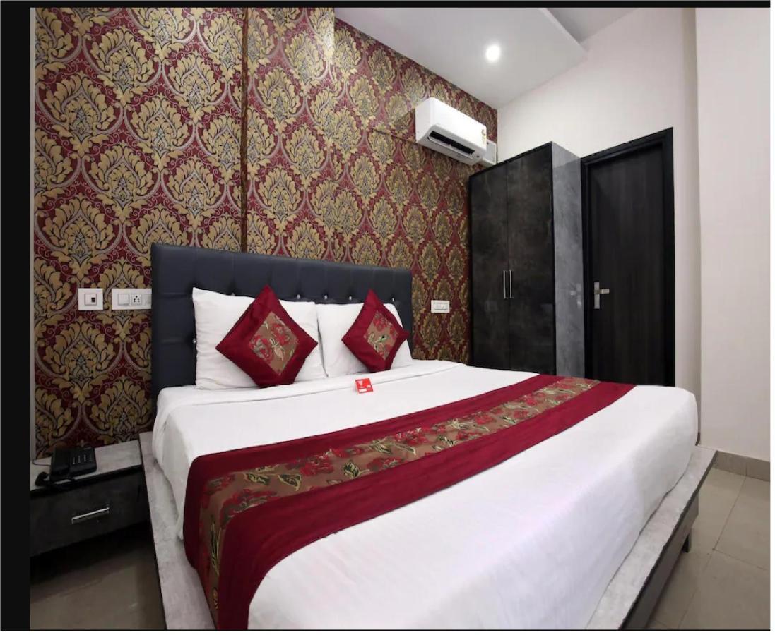 Hotel Cross Road By Wb Inn Unnao Bagian luar foto
