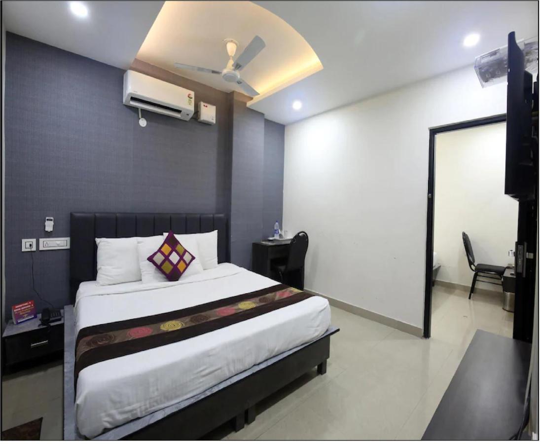 Hotel Cross Road By Wb Inn Unnao Bagian luar foto