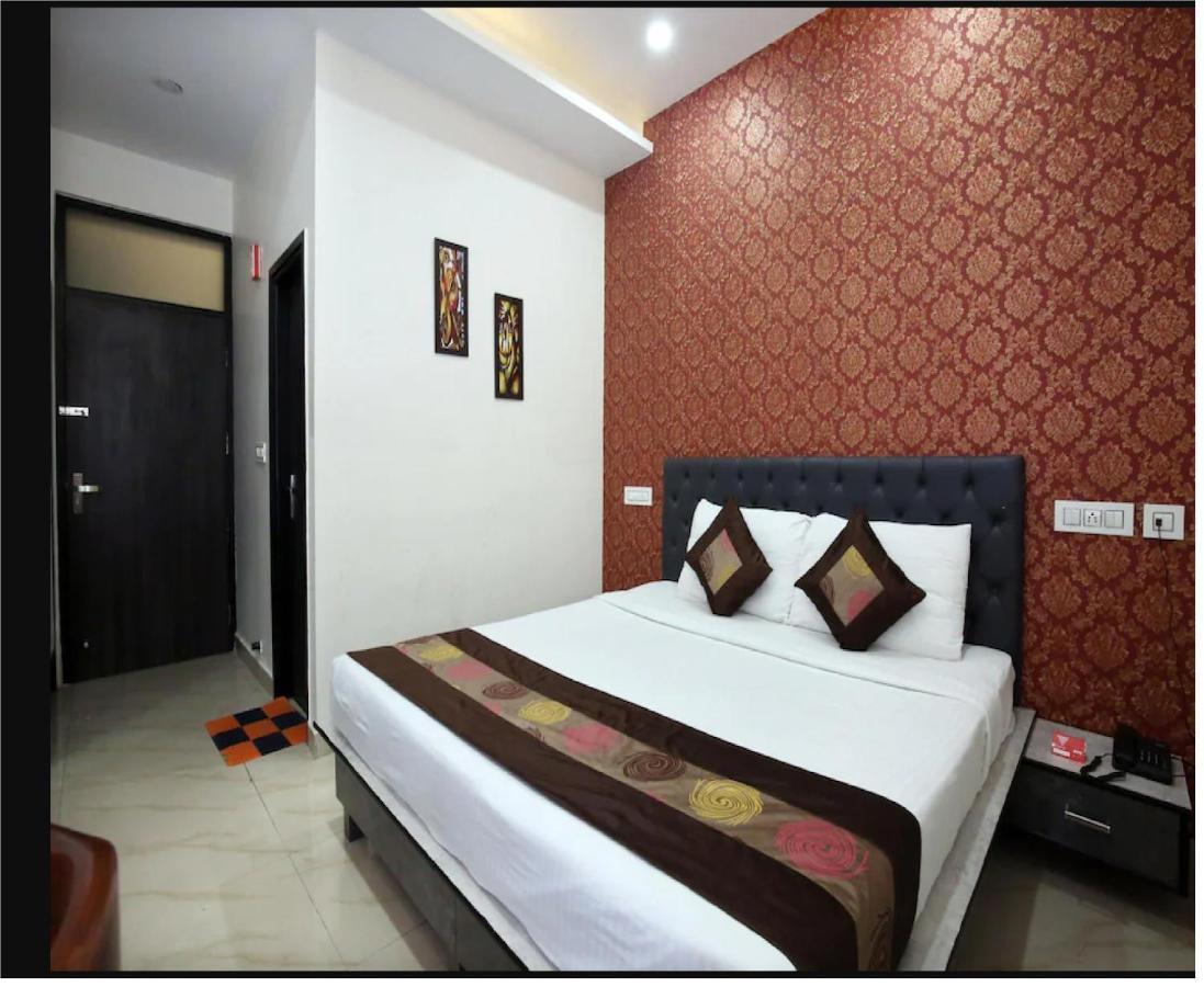 Hotel Cross Road By Wb Inn Unnao Bagian luar foto